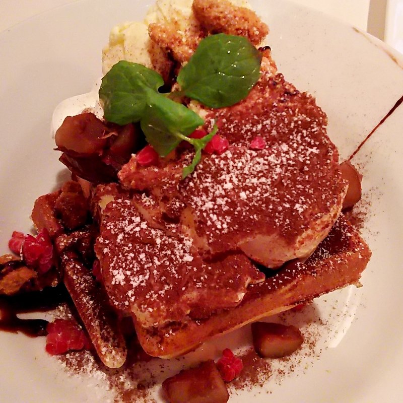 マロン＆ティラミスワッフル(CAFE KATSUO)