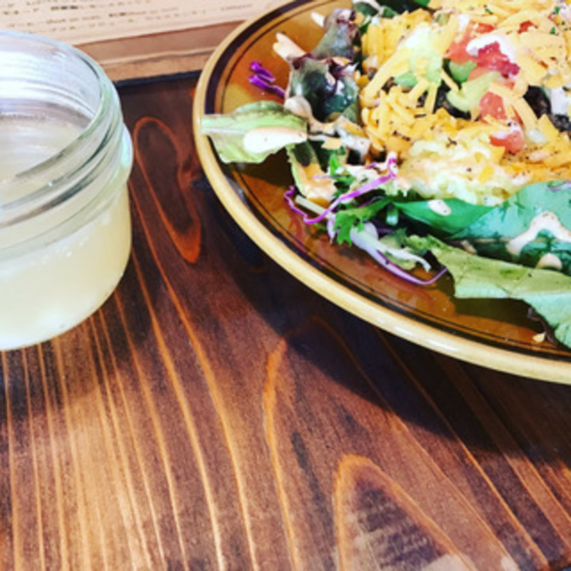 牛ミンチとアボガドのタコライス(食堂 PLUG)