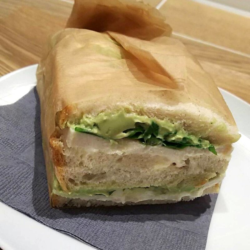 チキンアボカドサンドセット(COUTUME ディアモール大阪店 （クチューム）)