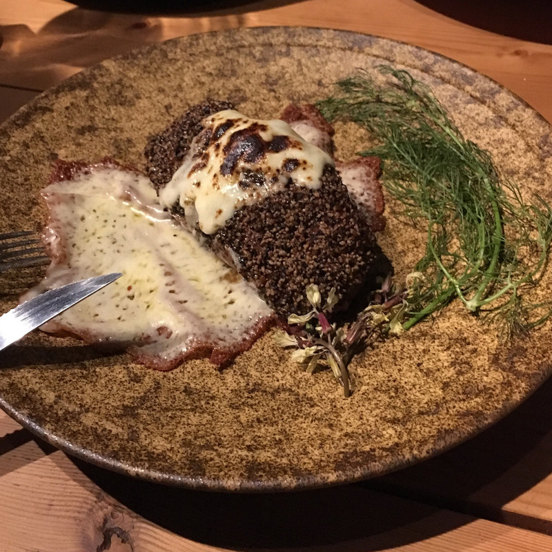 燻製合鴨とスカモルツァチーズのグリル(WE ARE THE FARM （ウィーアーザファーム）)