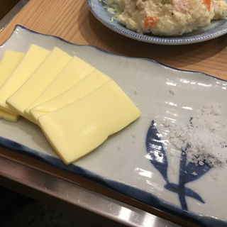 塩チーズ(立ち呑み晩杯屋 銀座店)
