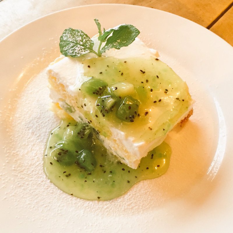 ヨーグルトクリームとキウイのショートケーキ(北口カフェ )