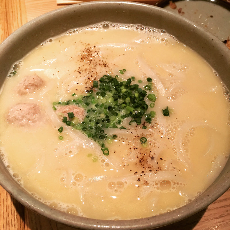 鶏スープあつかけうどん(二○加屋 長介)