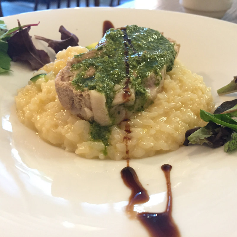 とろ〜り煮込んだ豚バラ肉のステーキのせリゾット(バッカス （ＢＡＣＣＨＵＳ）)