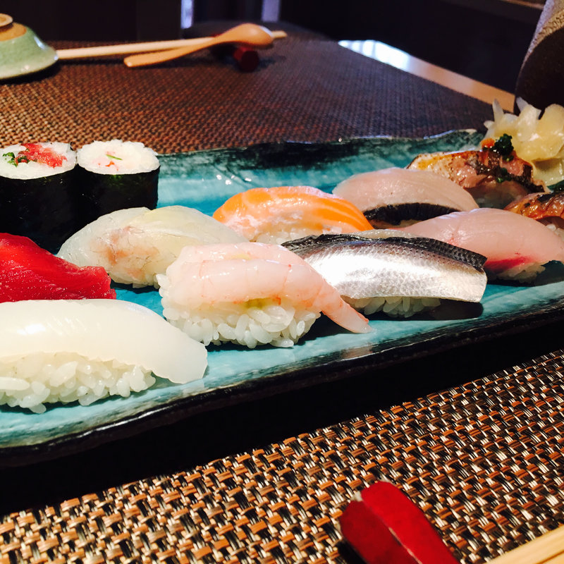 握り10貫(鮨まるばつ （鮨〇×）)