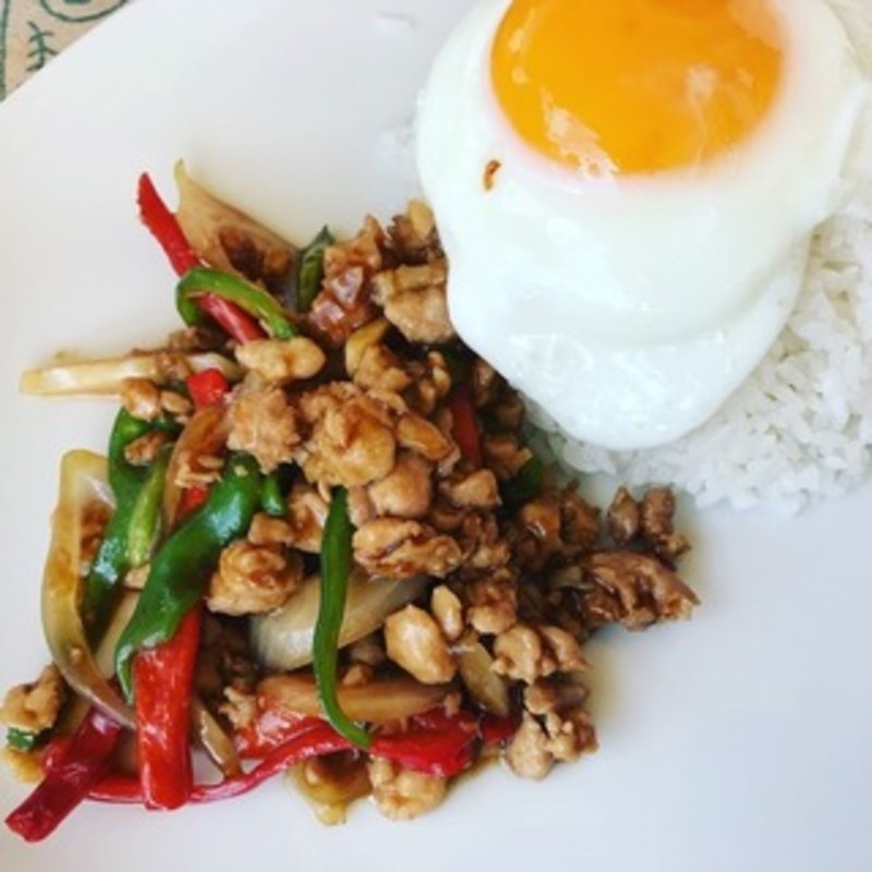 鶏肉のガパオ炒めご飯(モンスーンカフェ 茶屋町)