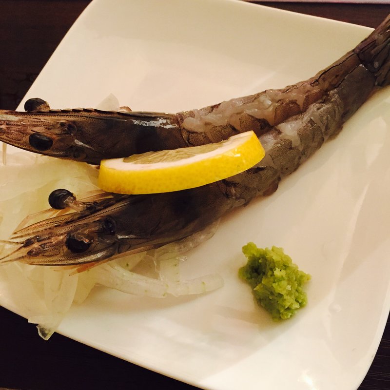 天使のえび刺身二尾(海老と馬肉と日本酒のお店)