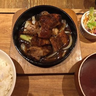 熟成豚ステーキセット(肉菜パーク ミートランド ～肉嵐土～)