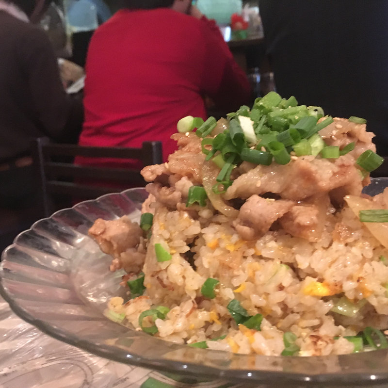 源たれ肉焼き炒飯(ハリヤリキッチン)