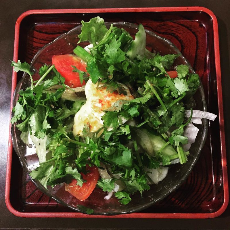 パクチーサラダうどん(三国一 西口店)