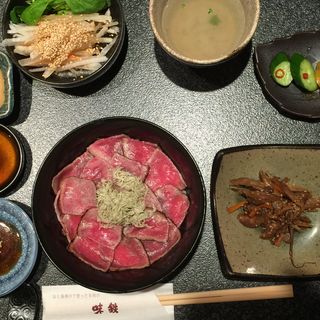 神戸牛炙り鉄火丼(味鉄 東京赤坂店 （アジテツ）)