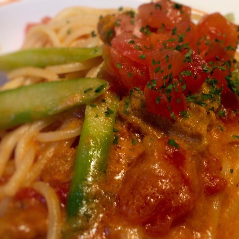 うにアスパラのトマトクリームパスタ(イタリアンダイニングDONA 武蔵浦和店)