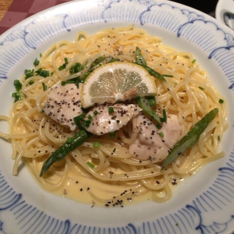 蒸し鶏とグリーンアスパラのレモンクリームぱすた(鎌倉パスタ)