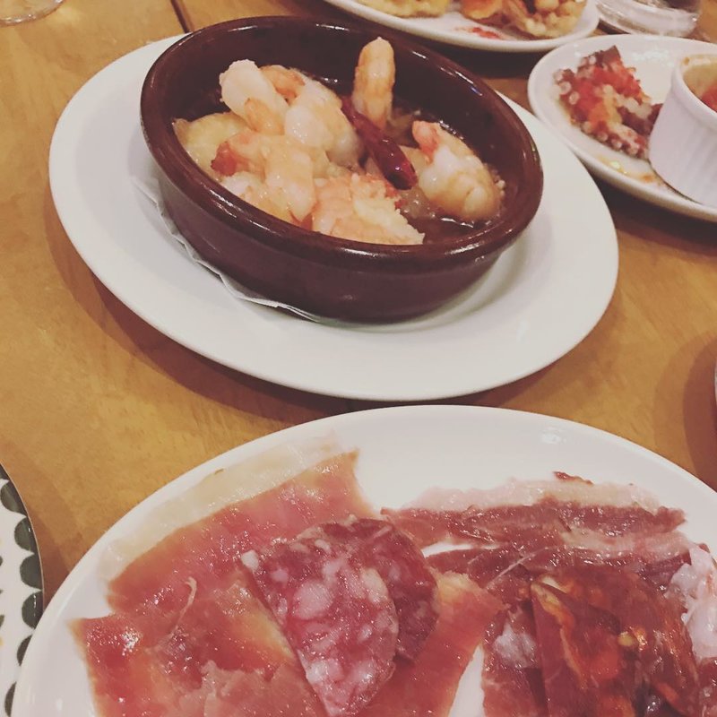 海老のアヒージョ(Bar de España Mon)