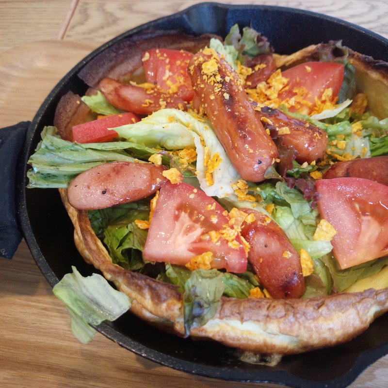 ダッチオーブン ピリ辛ソーセージタコス(Cafa&PancakeKAEDE )