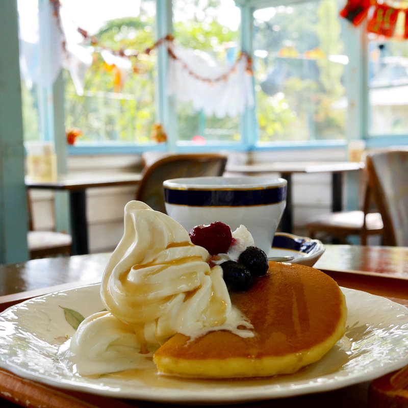 ミニソフトクリーム&ホットケーキ(カフェ・ヴァン・ローゼス )