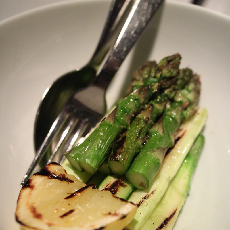 グリーンアスパラガス グリルレモン(TWO ROOMS Grill ｜Bar （TWO ROOMS グリル | バー）)