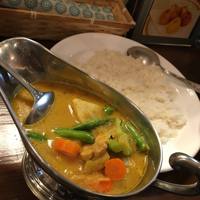 チキンカレー(シギリヤ （Sigiriya）)