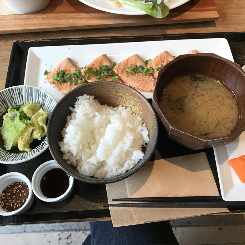 サーモンのあぶり御膳(ＣＬＡＳＫＡキオク（ＫＩＯＫＵＨ）)