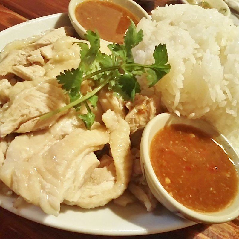 カオマンガイ（蒸し鳥ご飯）(タイ屋台サバイチャイ・錦糸町)