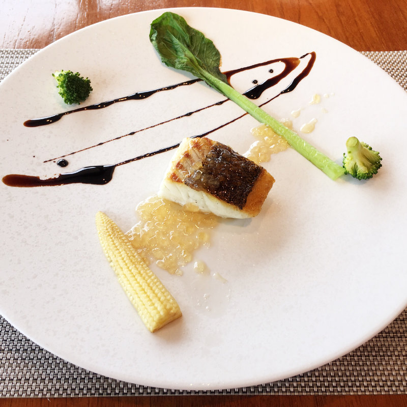 鮮魚のポワレ、2種のバルサミコ(MAIN DINING CABANA(メインダイニング カバーナ))