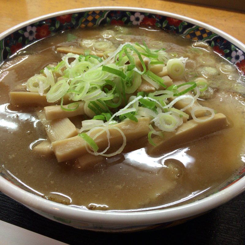 寿（チャーシュー・メンマ多しラーメン）(らあめん専門店 陣屋)