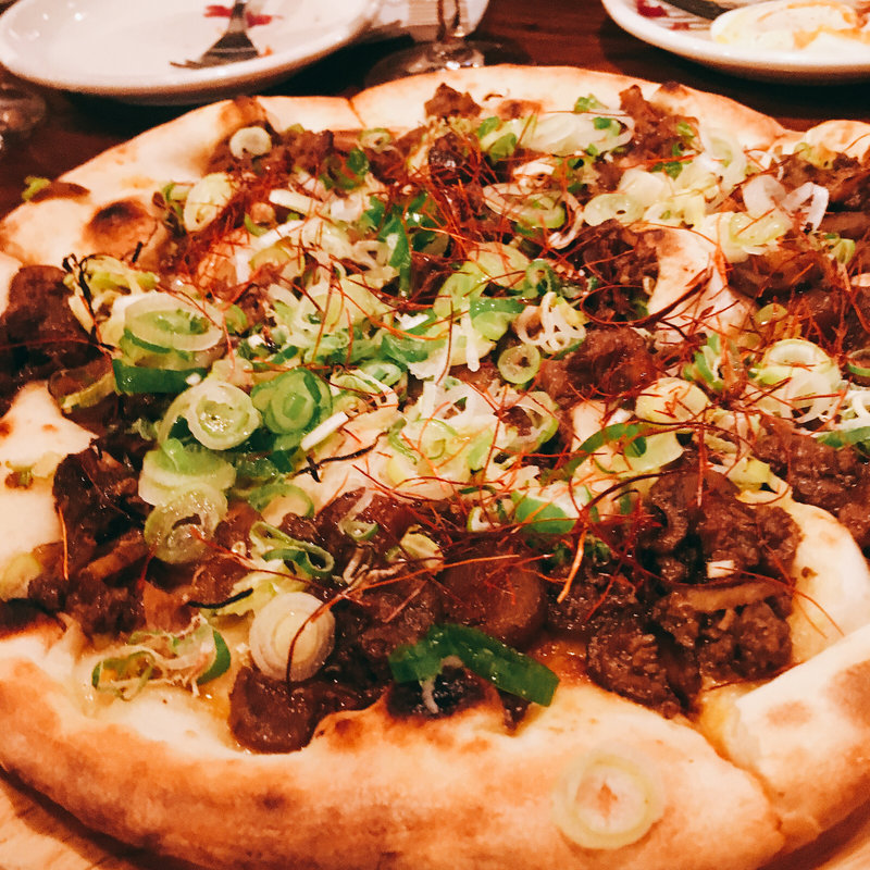 牛すじのピザ(エルポルテゴ EL PORTEGO)