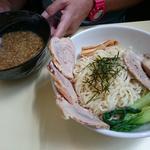 醤油つけ麺 （ 中盛 ） + チャーシュー(めん吉 新松戸店)