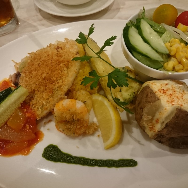 シーフードプレート（メカジキとシュリンプ）(S.S.コロンビア・ダイニングルーム)