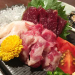 馬肉の刺身3種盛り合わせ