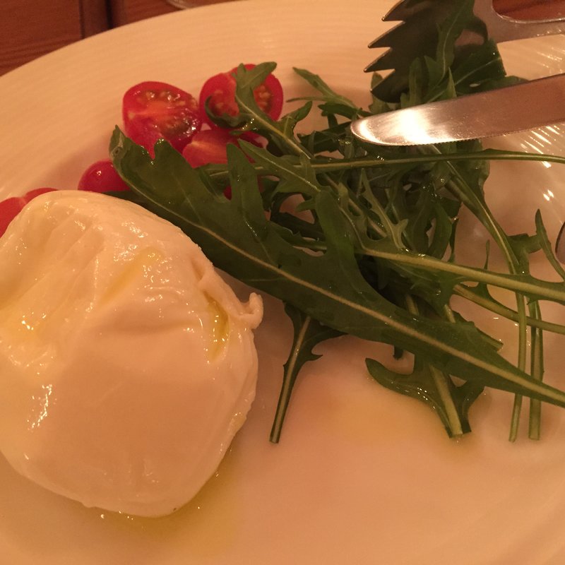 イタリア直送！ 大きなフレッシュモッツァレラチーズ (250g)(イル ポネンティーノ )