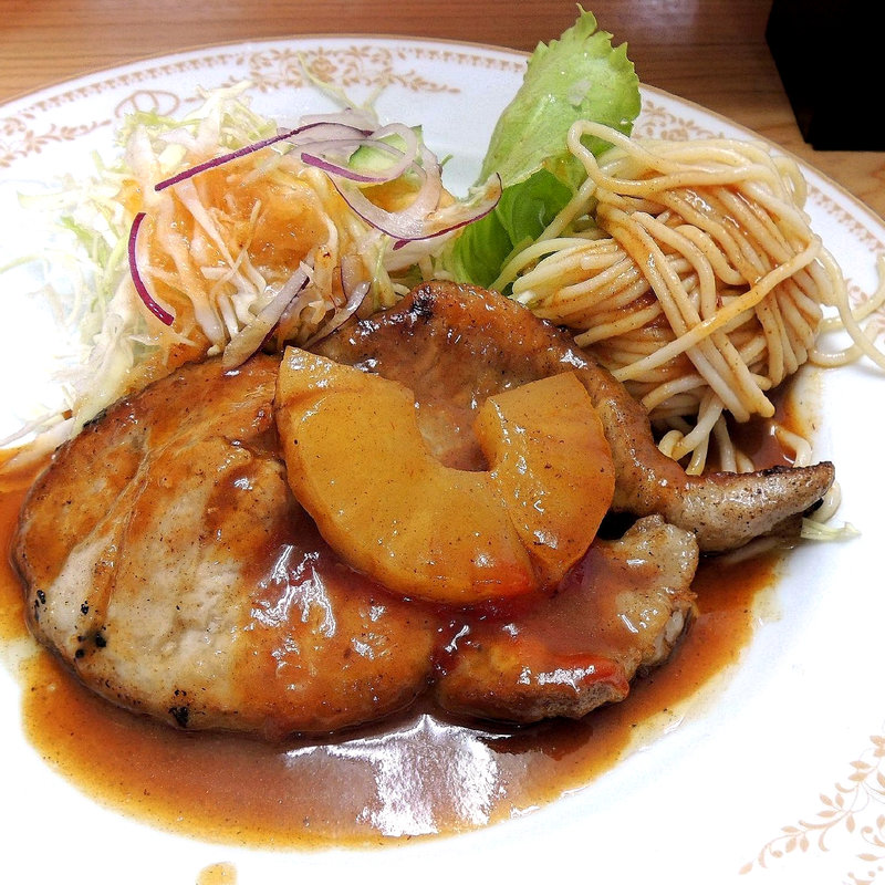 ポークステーキ（サービスランチ）(洋食の店 花櫚 （カリン）)