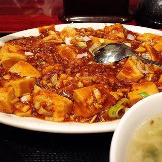 ④ マーボー豆腐定食(東海飯店 大門本店)
