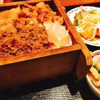 肉めし定食(北海道料理　弁天別館 )