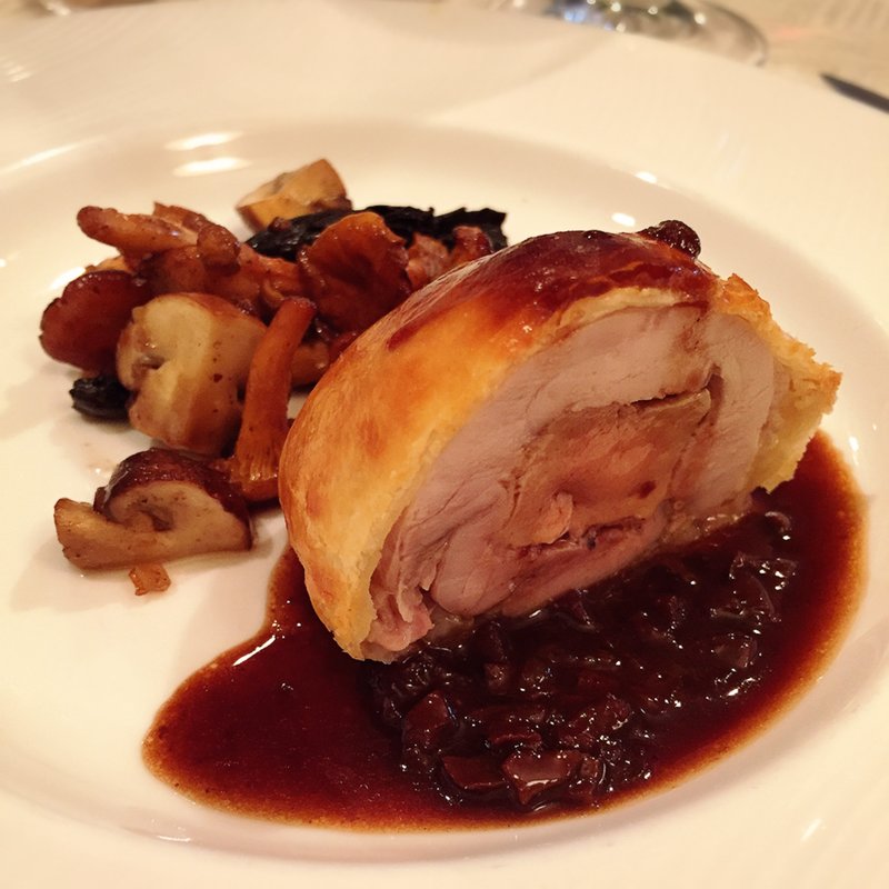 ウズラのパイ包み(ペシェミニョン)