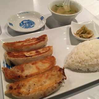 四個餃子プレート（riceお替り自由）(リトル泰興楼 Fei店)