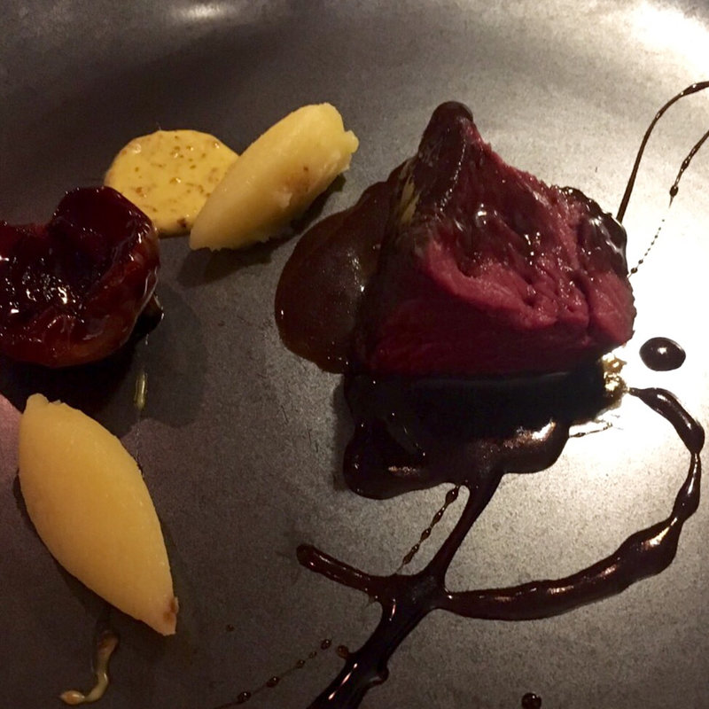 鹿肉のロースト(レストラン　トエダ )