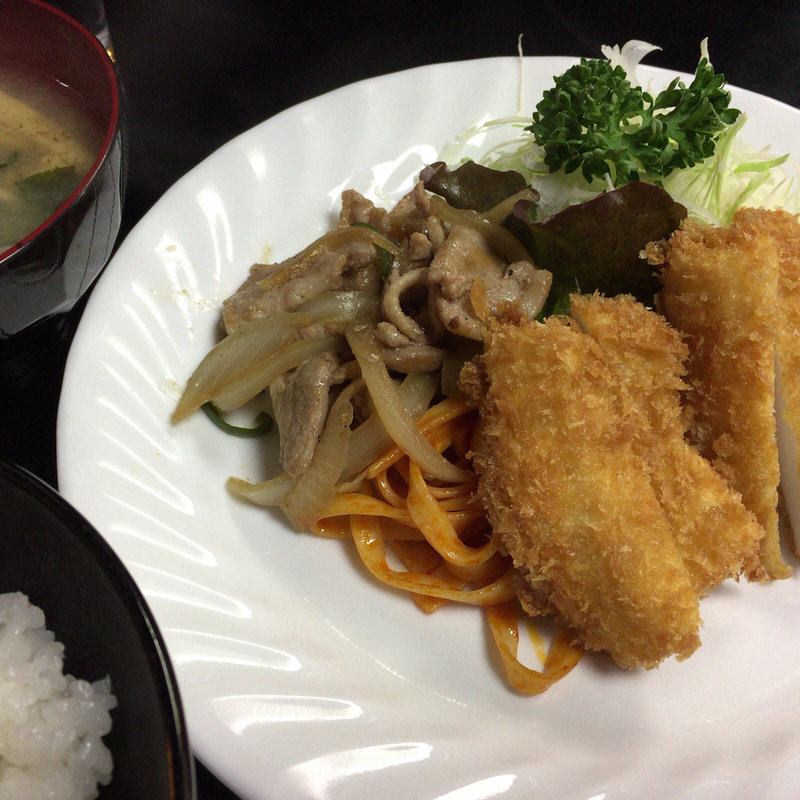A定食 生姜焼きとイカフライ(ぱいち )