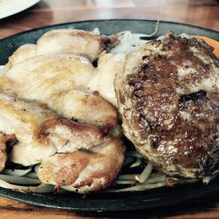 鶏むね肉とハンバーグ(筋肉食堂 )
