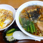  「ラーメン」+「半かつ丼」(生そば 国松)