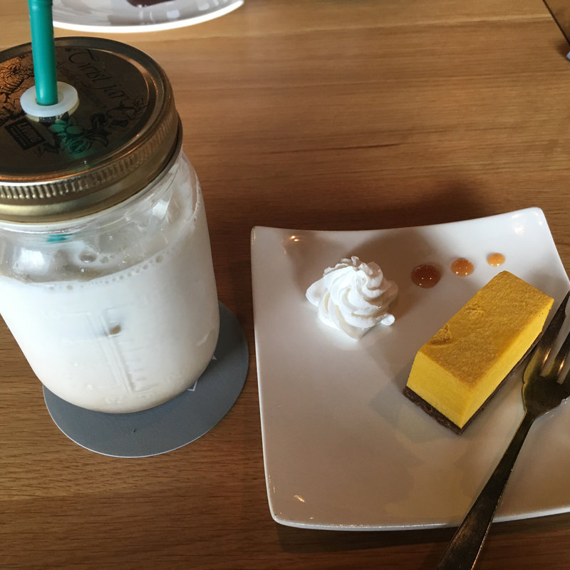 チャイラテ&カボチャのチーズケーキ(CAFE the CORNER)