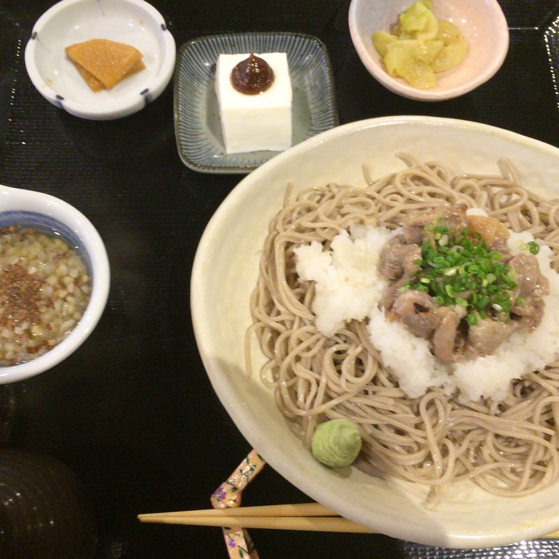 地鶏しぐれそば(吾亦紅 われもこう)