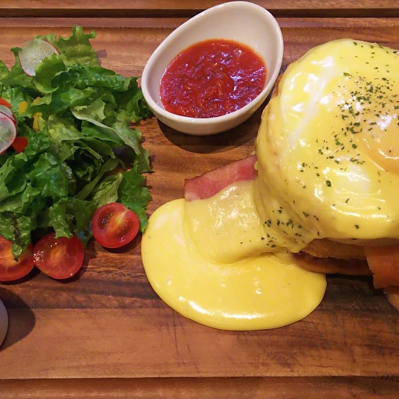 エッグ・ベネディクト(テラス　梅田茶屋町店)