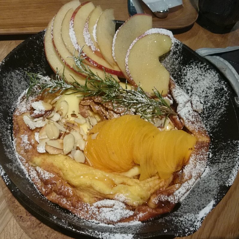 季節のパンケーキ 林檎と柿(RAMO FRUTAS CAFE)