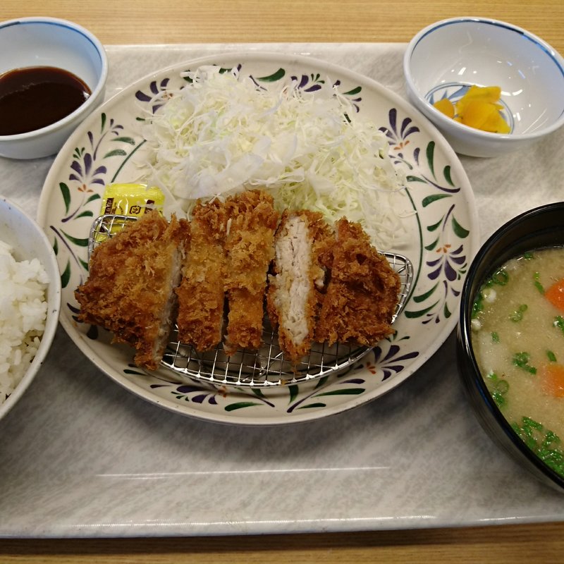 とんかつ定食 (豚汁に変更)(華さん食堂 空港通り店 )