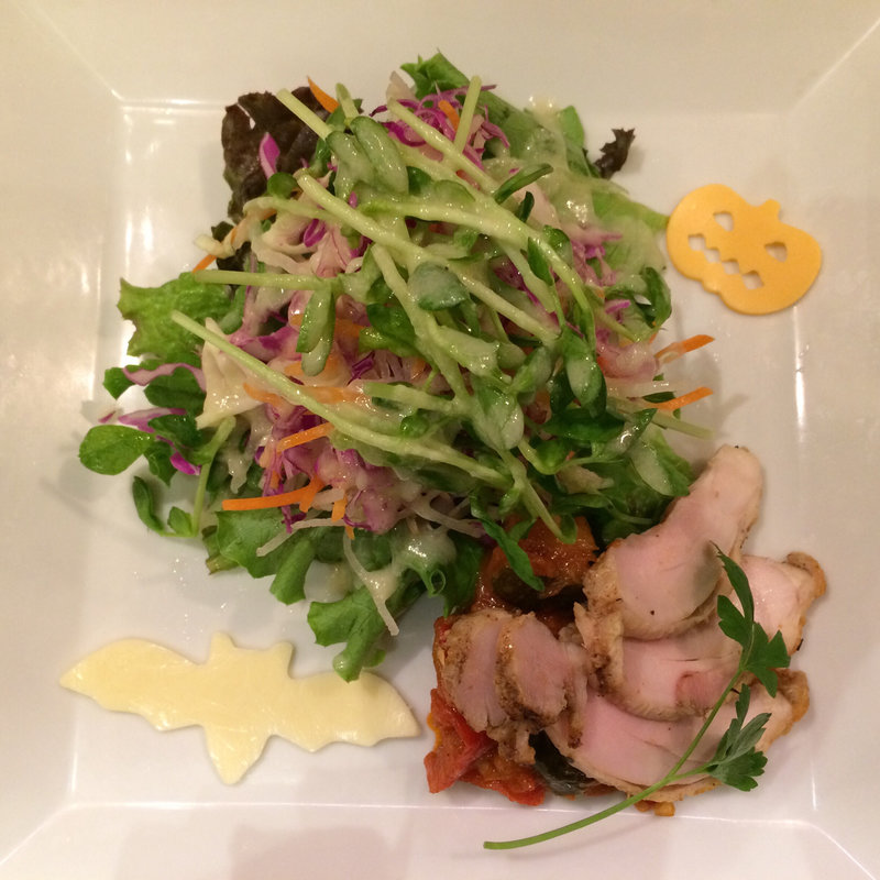 「シェフにおまかせ！」のサラダ(メゾンカイザーカフェ 丸の内店 （Maison Kayser Café）)