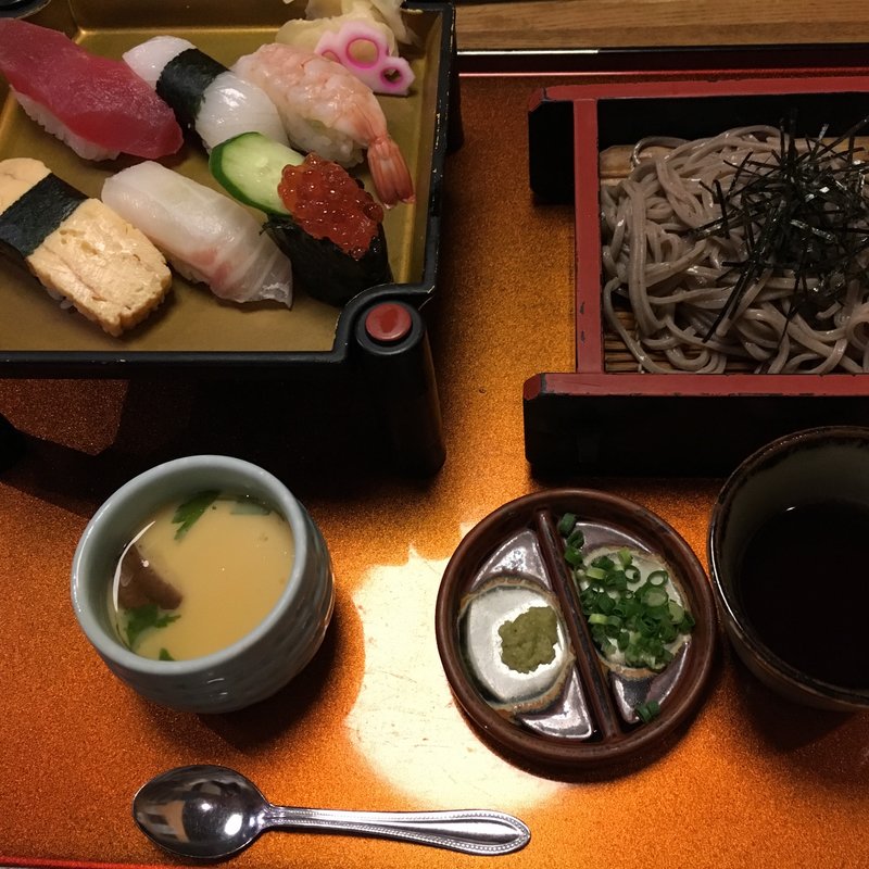 寿司ランチ(せんざん 瀬谷店)