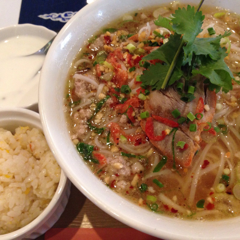 クウェティオトムヤムムー ランチ(本格タイ料理バンセーン 西新橋店)