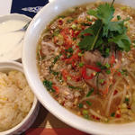 クウェティオトムヤムムー ランチ