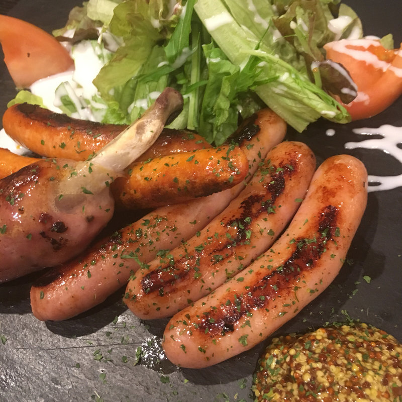 ソーセージの盛り合わせ(肉バル DENNER-ROIN)